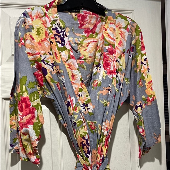 Floral Robe - Picture 2 of 3